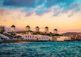 Lais Puzzle - Sonnenuntergangsansicht der Strandpromenade von Mykonos mit Windmühlen - 1.000 Teile