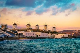 Lais Puzzle - Sonnenuntergangsansicht der Strandpromenade von Mykonos mit Windmühlen - 2.000 Teile