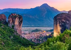 Lais Puzzle - Touristenattraktion Meteora, Klöster auf den Klippen im Sonnenuntergangslicht in Griechenland - 1.000 Teile