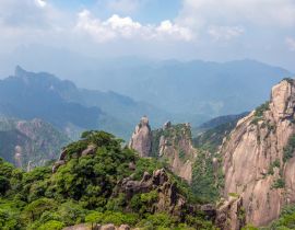 Lais Puzzle - Berg Sanqing oder Sanqingshan, ein heiliger Berg der Taoisten im Kreis Yushan, Jiangxi, China. UNESCO-Welterbe - 40, 100, 200, 500, 1.000 & 2.000 Teile
