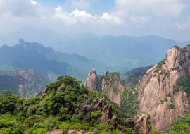 Lais Puzzle - Berg Sanqing oder Sanqingshan, ein heiliger Berg der Taoisten im Kreis Yushan, Jiangxi, China. UNESCO-Welterbe - 1.000 Teile