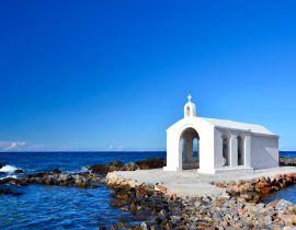 Lais Puzzle - Kleine weiße Kirche im Meer nahe der Stadt Georgioupolis auf Kreta, Griechenland - 40, 100, 200, 500, 1.000 & 2.000 Teile