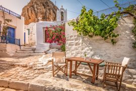 Lais Puzzle - Traditionelle griechische Straße im Stadtzentrum bei Sonnenuntergang, Insel Amorgos, Griechenland - 2.000 Teile