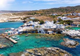 Lais Puzzle - Luftaufnahme des traditionellen Fischerdorfes Mandrakia auf der Insel Milos, Griechenland, mit den bunten Bootshäusern direkt am Wasser - 1.000 Teile