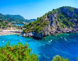 Lais Puzzle - Agios Spiridon Beach mit kristallklarem, azurblauem Wasser und weißem Strand in wunderschöner Landschaftskulisse - paradiesische Küste der Insel Korfu bei Paleokastritsa, Ionischer Archipel, Griechenland - 40, 100, 200, 500, 1.000 & 2.000...