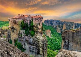 Lais Puzzle - Blick auf ein religiöses Kloster auf einem Berg im Dorf Meteora in Griechenland - 1.000 Teile