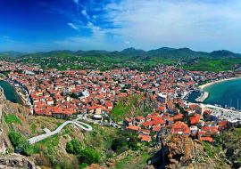 Lais Puzzle - Panoramablick auf Myrina, die Hauptstadt der Insel Lemnos, von ihrer Burg aus - 1.000 Teile
