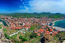 Lais Puzzle - Panoramablick auf Myrina, die Hauptstadt der Insel Lemnos, von ihrer Burg aus - 2.000 Teile