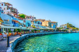 Lais Puzzle - Blick auf die Küste des Dorfes Kokkari auf der Insel Samos, Griechenland - 2.000 Teile