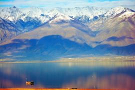 Lais Puzzle - Blick auf Kerkini, ein Naturschutzgebiet am See in Nordgriechenland - 2.000 Teile
