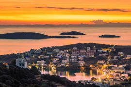 Lais Puzzle - Die Bucht von Batsi auf der griechischen Kykladen-Insel Andros im Sonnenuntergang - 2.000 Teile