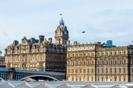 Lais Puzzle - Historische Gebäude im Stadtzentrum von Edinburgh - Schottland - 2.000 Teile