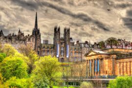 Lais Puzzle - Blick auf das New College und die National Gallery of Scotland in Edinburgh - 2.000 Teile