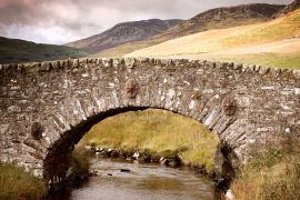 Lais Puzzle - Stone Bridge, Hochland - 2.000 Teile