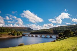 Lais Puzzle - Ladybower Reservoir und Bamford Edge im Upper Derwent Valley, im Herzen des Peak District National Park - 2.000 Teile