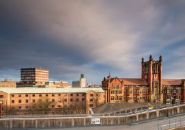 Lais Puzzle - Skyline der Newcastle University im Stadtzentrum von Newcastle, mit den Dächern der Newcastle University und dem Civic Centre dahinter - 1.000 Teile