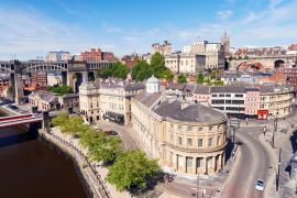 Lais Puzzle - Newcastle's Quayside, Castle Keep und Kathedrale am Fluss Tyne - 2.000 Teile
