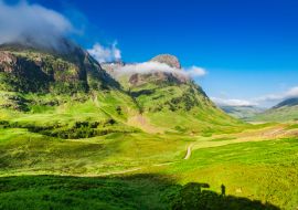Lais Puzzle - Schöner Sonnenaufgang und kleiner Mann auf Klippe, Glencoe, Schottland - 1.000 Teile