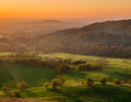 Lais Puzzle - Warmer orangefarbener Sonnenuntergang über dem Gloucester Valley in England - 40, 100, 200, 500, 1.000 & 2.000 Teile