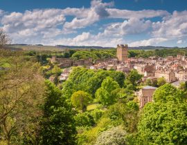Lais Puzzle - Richmond Town and Castle / Die Marktstadt Richmond liegt am Rande der North Yorkshire Dales, am Ufer des Flusses Swale - 40, 100, 200, 500 & 1.000 Teile
