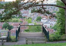 Lais Puzzle - Aussichtspunkt am St. Giles Hill mit Blick auf die Stadt Winchester - 1.000 Teile
