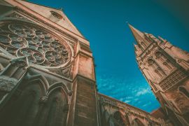 Lais Puzzle - Historisches Gebäude in Cambridge, Vereinigtes Königreich, in Vintage-Farben - 2.000 Teile