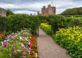 Lais Puzzle - Schöner Garten von Castle of Mey, dem Lieblingswohnsitz und Ferienhaus der Königinmutter, Caithness, Schottland, Großbritannien - 1.000 Teile