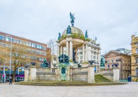Lais Puzzle - Derby Square, dominiert vom Queen Victoria Monument in Liverpool, England - 1.000 Teile