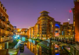 Lais Puzzle - Nachtansicht von Backsteingebäuden entlang eines Wasserkanals im Zentrum von Birmingham, England - 1.000 Teile