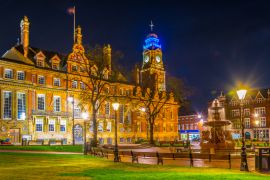 Lais Puzzle - Nachtansicht des Rathauses in Leicester, England - 2.000 Teile