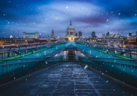 Lais Puzzle - Millenium Bridge an einem kalten Wintermorgen mit Schneefall, London, Vereinigtes Königreich - 1.000 Teile