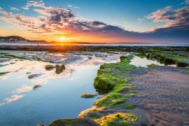 Lais Puzzle - Sonnenuntergang über dem Low Hauxley Rockpool / Der Low Hauxley Beach an der Küste von Northumberland besteht sowohl aus sandigen Bereichen als auch aus Felsen - 2.000 Teile