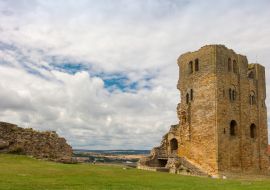 Lais Puzzle - Ruinen des mittelalterlichen Scarborough Castle in North Yorkshire - 1.000 Teile