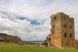 Lais Puzzle - Ruinen des mittelalterlichen Scarborough Castle in North Yorkshire - 2.000 Teile