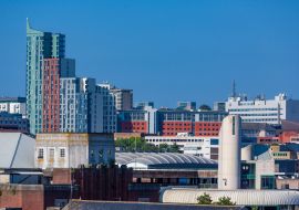 Lais Puzzle - Die Skyline der Stadt Plymouth an einem strahlenden Sonnentag - 1.000 Teile