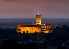 Lais Puzzle - UK, England, Surrey, Guildford, Kathedrale in der Abenddämmerung - 1.000 Teile
