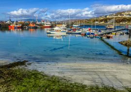 Lais Puzzle - Klares Wasser im alten Hafen von Mallaig, schottisches Hochland - 1.000 Teile