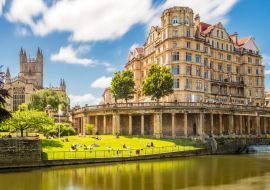 Lais Puzzle - Die Pulteney Bridge im palladianischen Stil überquert den Fluss Avon in Bath - 1.000 Teile