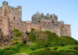 Lais Puzzle - Bamburgh Castle, eine historische Burg im Norden Englands, die auf die Zeit der Angelsachsen zurückgeht - 1.000 Teile