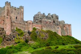 Lais Puzzle - Bamburgh Castle, eine historische Burg im Norden Englands, die auf die Zeit der Angelsachsen zurückgeht - 2.000 Teile
