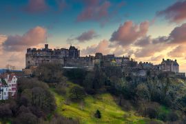 Lais Puzzle - Edinburgh Castle tagsüber mit blauem Himmel und Wolken - 2.000 Teile