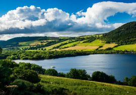 Lais Puzzle - Segelboot in der Bucht von Loch Ness vor Anker - 1.000 Teile