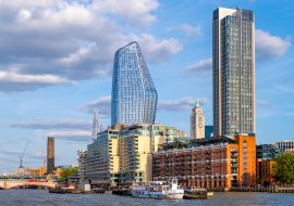 Lais Puzzle - Wohngebäude am Wasser und Blick auf die Themse in London - 1.000 Teile