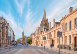 Lais Puzzle - Blick auf die High Street mit dem Stadtbild von Oxford - St Mary's University Church - 1.000 Teile