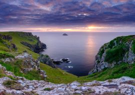 Lais Puzzle - Sommerlicher Sonnenuntergang über The Rumps und Pentire Head an der Nordküste Cornwalls, Vereinigtes Königreich - 1.000 Teile