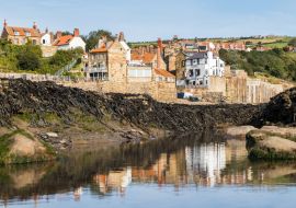 Lais Puzzle - Spiegelungen der Robin Hoods Bay in den Felspools - 1.000 Teile