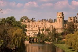 Lais Puzzle - Blick auf die Burg von Warwick von der Avon-Brücke aus - 2.000 Teile