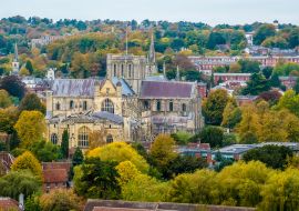 Lais Puzzle - Blick vom St. Giles Hill auf die Kathedrale in der Stadt Winchester, UK, im Herbst - 1.000 Teile