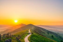 Lais Puzzle - Mam Tor Berg bei Sonnenaufgang im Peak District. Vereinigtes Königreich - 2.000 Teile
