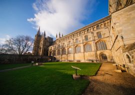 Lais Puzzle - Park der alten Kathedrale von Peterborough, Vereinigtes Königreich - 1.000 Teile